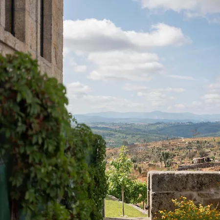 Oakstone Hills Hotel