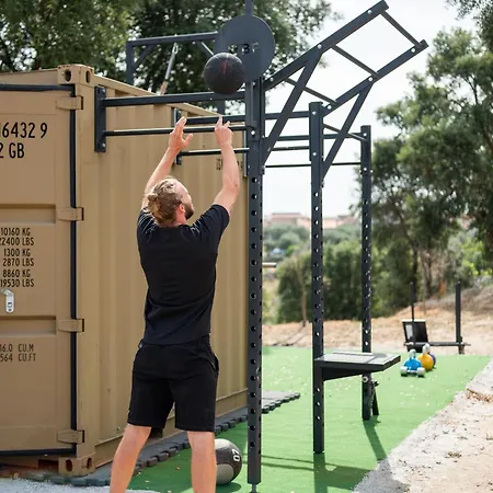 Oakstone Hills Hotel *