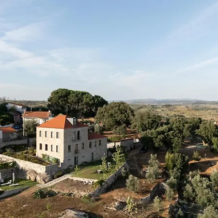 Oakstone Hills Hotel *