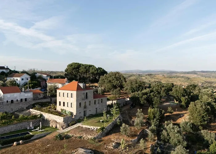 Oakstone Hills Hotel *