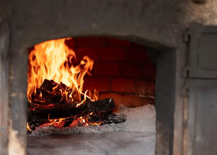 Oakstone Hills מלון *